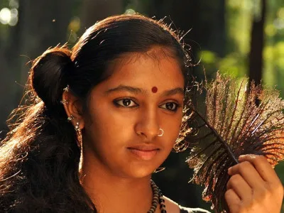 Kumki Tamil Movie Heroine Wallpaper